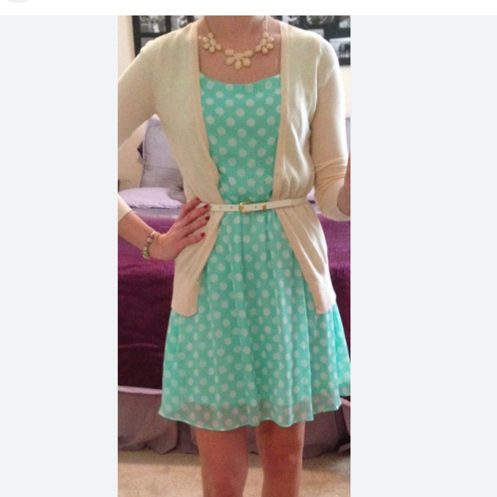 IZ Byer mint green chiffon dress.  Lined,  belt. Size small.